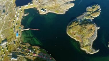 Sessiz doğa başladığın Dalniye Zelentsy Barents Denizi'nde multicopter çekim.