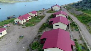 Barents Denizi havadan görünümü başladığın Dalniye Zelentsy. Sessiz doğa ve huzur. Arctic arka plan üzerinde yukarıdan yaban hayatı görünümü.