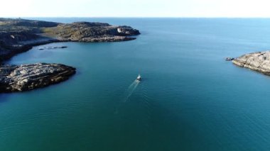 Başladığın Dalniye Zelentsy Barents Denizi'nde su yüzeyine gemide yukarıda görüntülemek.