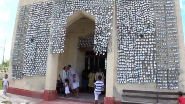 貝殻で教会タイオナ. — ストック動画