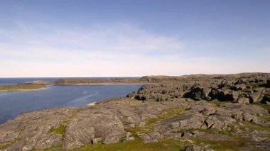 Başladığın Dalniye Zelentsy Barents Denizi'nde sessizlik ve su yüzeyinde.