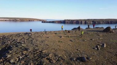Issız Vaygaç adada Arktik Okyanusu çöl içinde.