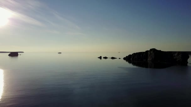 Ødelæg Vaygach Island i ørkenen i Polarhavet . – Stock-video