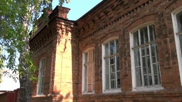 Building, which contained relatives of Nicholas II before their execution. — Stock Video