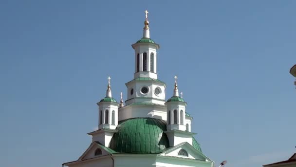 Iglesia ortodoxa Catedral de Santa Trinidad. — Vídeo de stock