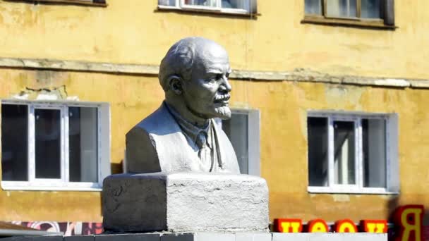 Monument voor Vladimir Lenin. — Stockvideo
