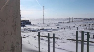 Kadar kuzeyinde Rusya üzerinde hayalet şehir şehir kömür madenlerinin evi terk.