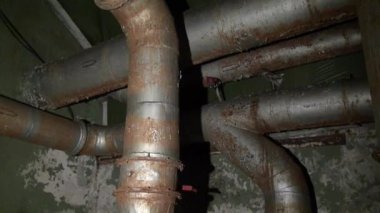 Eski Sovyet askeri undergroundbase hayalet beldesi Gudym paslı boruları.