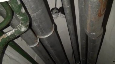 Eski Sovyet askeri undergroundbase hayalet beldesi Gudym paslı boruları.