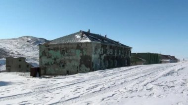Terk edilmiş ev, Rusya 'nın kuzeyindeki Gudym Anadyr-1 Chukotka hayalet kasabası..