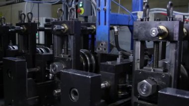 Fabrikada paslanmaz çelik borular üretmek için kusursuz bir teknoloji..