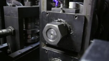 Metal haddeleme makineleri, paslanmaz çelik borular fabrikasında üretimi için.