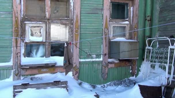 Övergiven hus spökstad Gudym Anadyr-1 Chukotka i långt norr om Ryssland. — Stockvideo