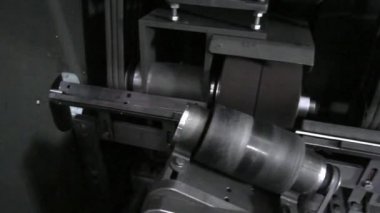 Bileme Makinası paslanmaz çelik borular metal işleme sektöründe işler.