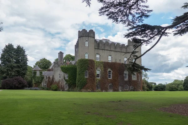 Malahide Castle Dublin Irlande Vue Pelouse Arrière Château 12Ème Siècle — Photo