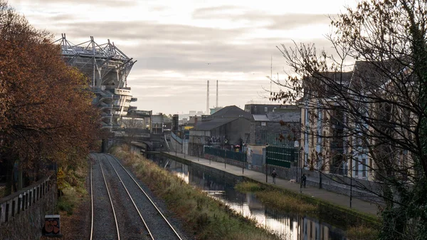 Paisaje Urbano Sobre Royal Canal Dublín Irlanda Con Croke Park — Foto de Stock