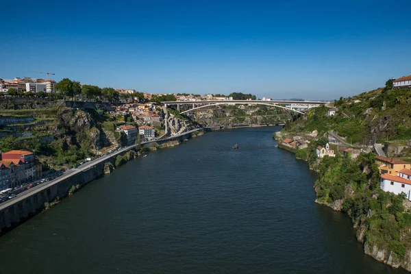 Widok Rzekę Douro Porto Widokiem Most Dziecka Henrique Słoneczny Letni — Zdjęcie stockowe