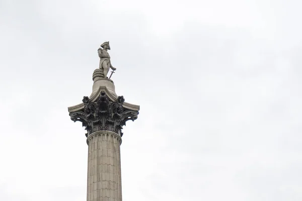 Nelson Column London England Trafalgar Square Isoliert Vor Weißem Bewölkten — Stockfoto