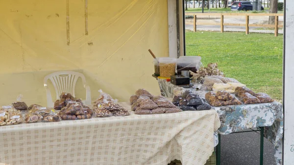 Traditionelle Portugiesische Süßigkeiten Brote Und Kekse Auf Einem Markt Der — Stockfoto