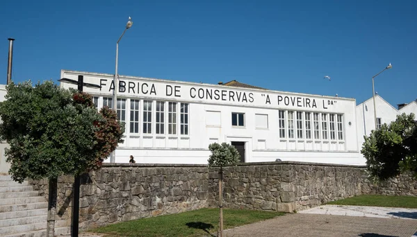 ポルトガルの歴史的なイワシ缶詰工場は1928年にポルトガルのポルト地区のポヴォア バルジムにオープンしました — ストック写真