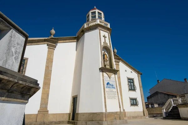 ポヴォア バルジムのラパ教会 ポルトガル ローアングル正面 — ストック写真