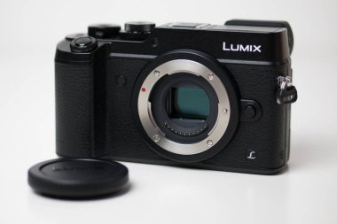Panasonic Lumix GX8 Mikro 4 Üçüncü kamera görüntü sensörü açık.