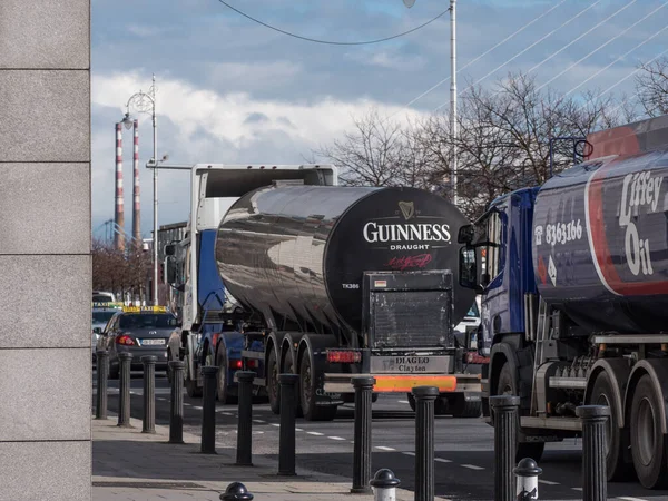 Petrolero Camión Que Contiene Cerveza Guinness Saliendo Dublín Camino Puerto — Foto de Stock