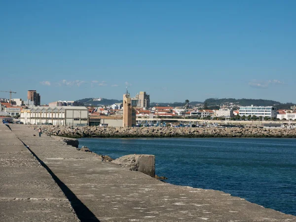 Рыболовная Гавань Повоа Варзим Португалия Вид Волнолома Город Заднем Плане — стоковое фото
