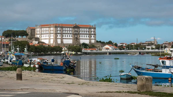 Vista Sobre Rio Ave Vila Conde Mosteiro Santa Clara Barcos — Fotografia de Stock