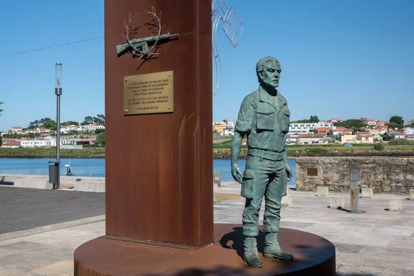 포르투갈의 포르투 인빌라 콩데에서 전사한 포르투갈 군인들의 기념비 보이는 포르투갈 — 스톡 사진