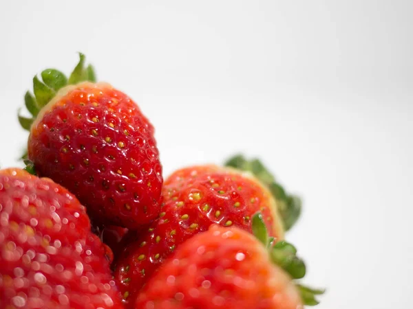 Fresas Frescas Primer Plano Sobre Fondo Blanco Con Espacio Copia — Foto de Stock