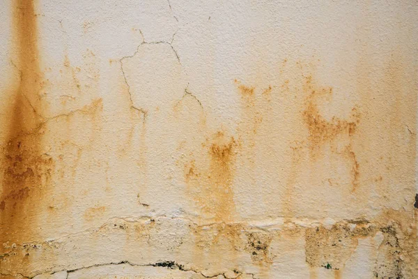 Vecchio Muro Cemento Bianco Con Crepe Ruggine Trucioli Vernice — Foto Stock