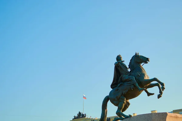 Pietro Grande Monumento Vista Sul Fiume Dal Lungomare — Foto Stock