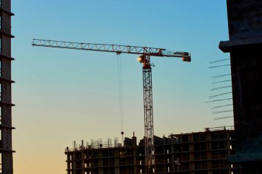 en güçlü ışıkta bina vinçler inşası, aksi takdirde