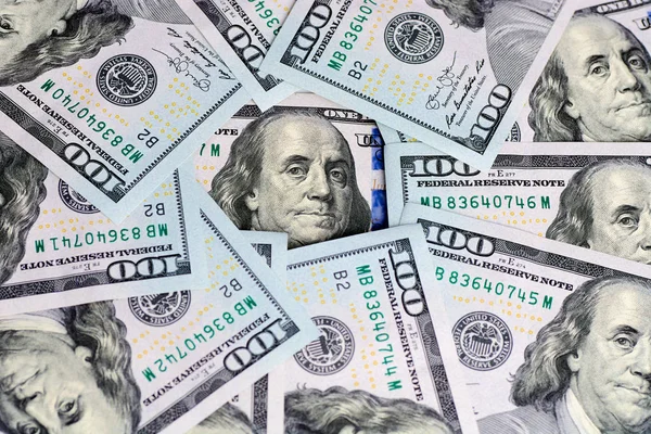 Benjamin Franklin's blik op een honderd dollar Bill. Benjamin Franklin portret macro — Stockfoto