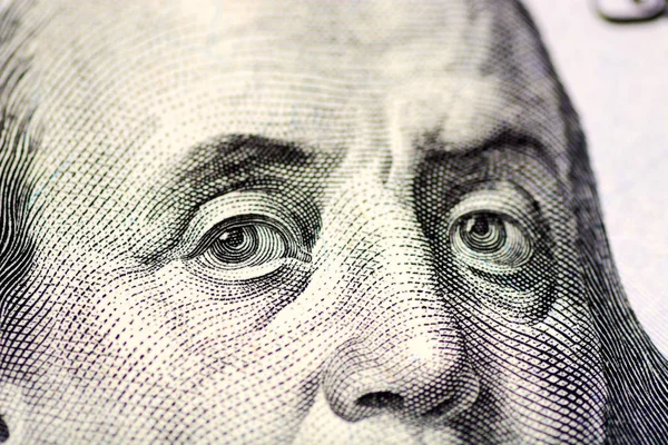 Benjamin Franklin'in 100 dolarlık banknota bakışı. Benjamin Franklin portre makro