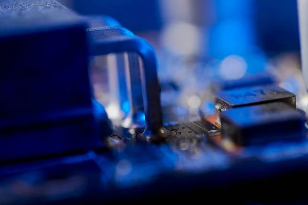 Placa madre de alta tecnología con componentes de chips — Foto de Stock