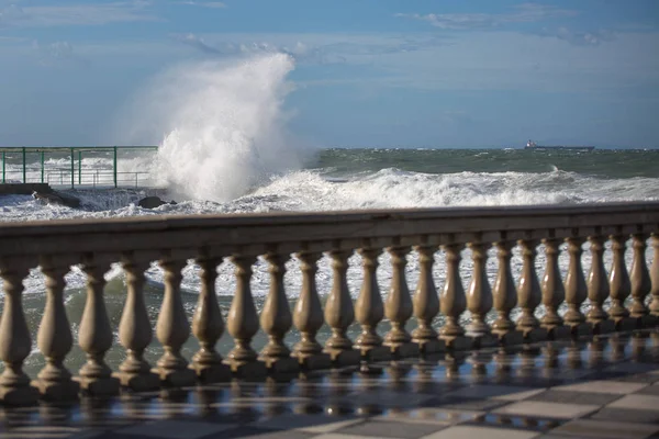 Sea Waves Breaking Seashore Promenade Windy Day Stormy Weather — Stock Photo, Image
