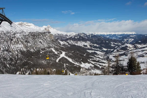 Pista Esquí Montaña Dolomitas Italianas Alpes Montañas Día Invierno Con — Foto de Stock