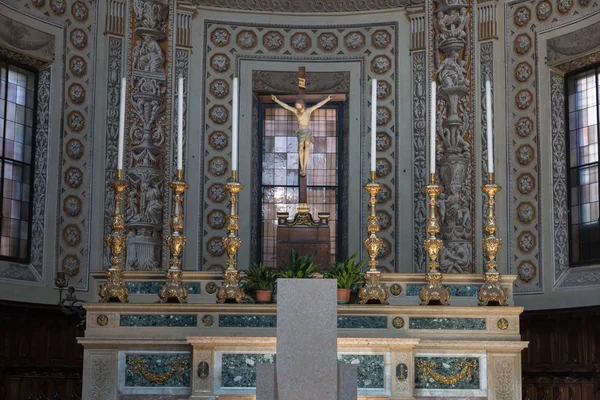 Marmoraltar Mit Kerzenständer Der Kirche Der Heiligen Andromeda Mantua Italien — Stockfoto