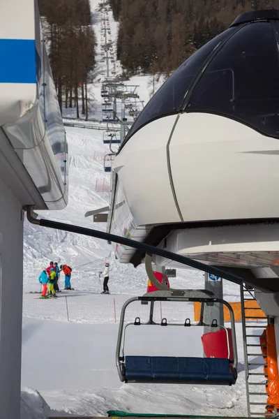 Moderne Vierer Skilifte Den Italienischen Dolomiten Winter Mit Schnee — Stockfoto