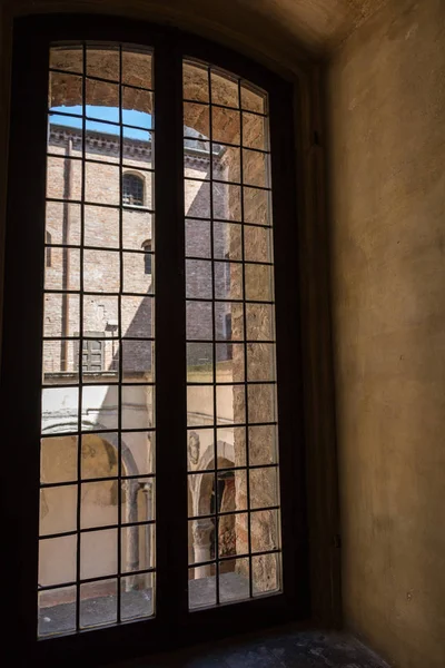 Vista Janela Dentro Palácio Ducal Mântua Itália — Fotografia de Stock