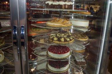 Doldurulmuş kek pasta görüntü içinde çeşitli Stand.