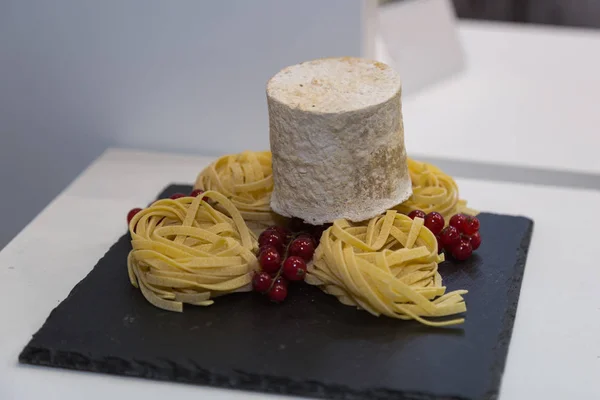 Tomino Cheese Black Tablecloth Decorated Red Strawberries Raw Pasta — Stock Photo, Image