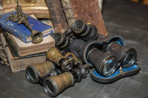 Small Antique Binoculars Next Worn Out Books — Stock Photo, Image