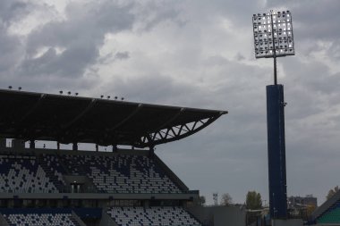 Kısmen aydınlatma sistemi bir futbol stadyumu yaktı