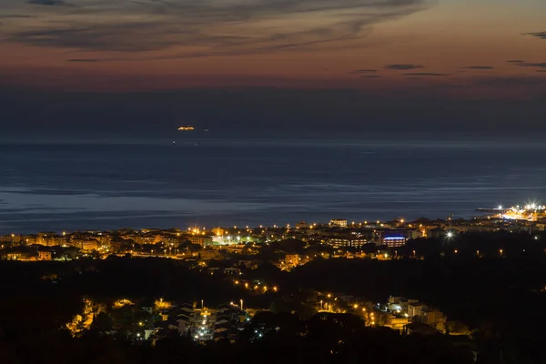 Luftaufnahme der Stadt Livorno in der Toskana in der Sommernacht — Stockfoto