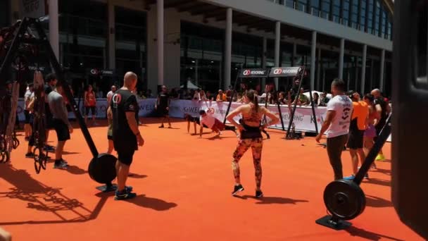 Rimini Italië Juni 2019 Mensen Die Fitness Workout Doen Buiten — Stockvideo