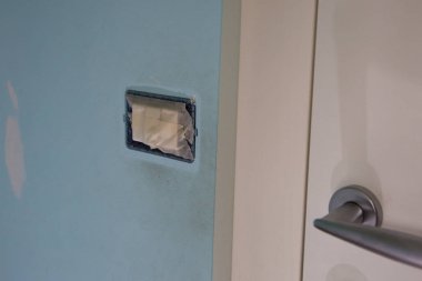 Boyama Dan Önce Boyama Maskeleme Bandı Ile Kaplı Anahtar