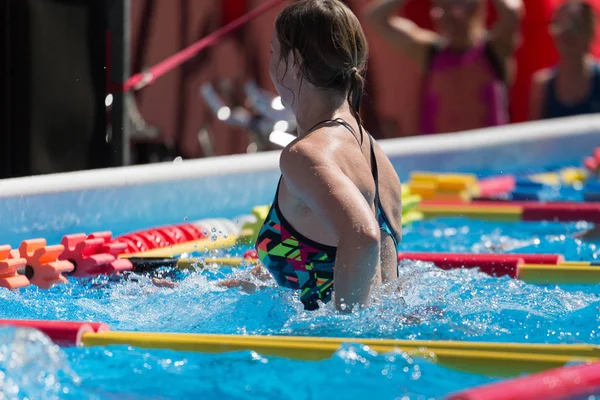 Rimini, Italy - may 2019: Woman Doing Water Aerobics Outdoor in a Swimming Pool — Stock Photo, Image